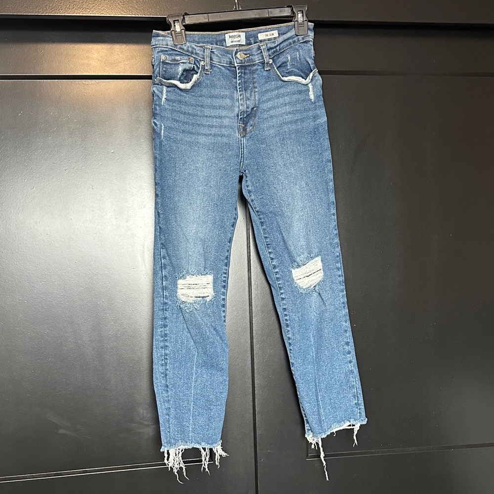 Kensie Light Blue Ripped Ankle Jeans